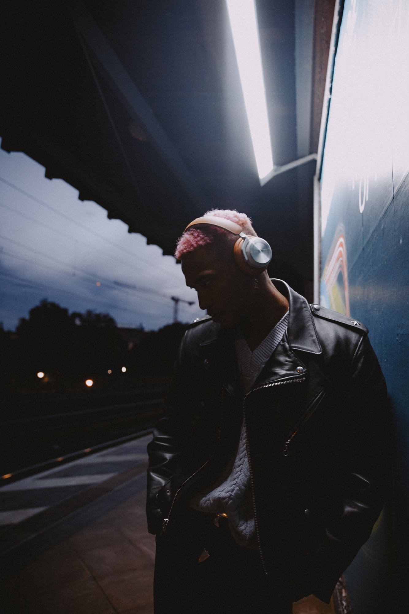 Night Vibe Lederjacke mit Kopfhörer