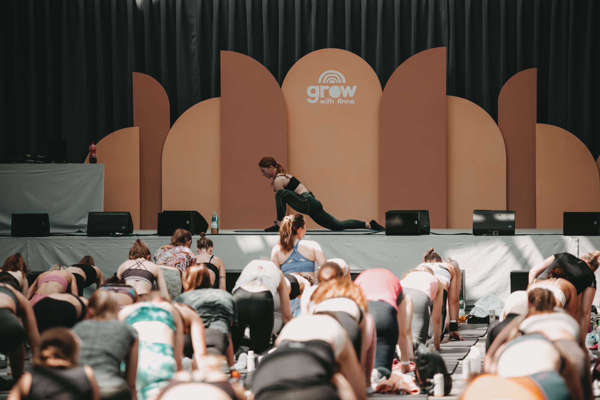 growingannanas – Grow with Anna Bühnen-Setup und Live-Session von Kürsat Gürbüz