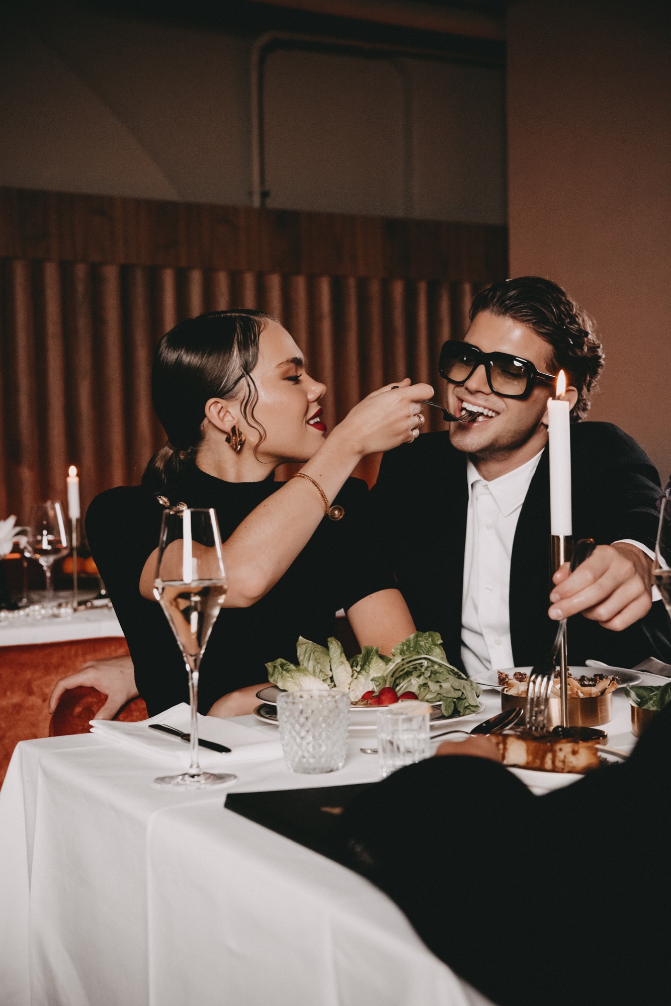 Papillon Berlin – Intimer Moment während des Dinners