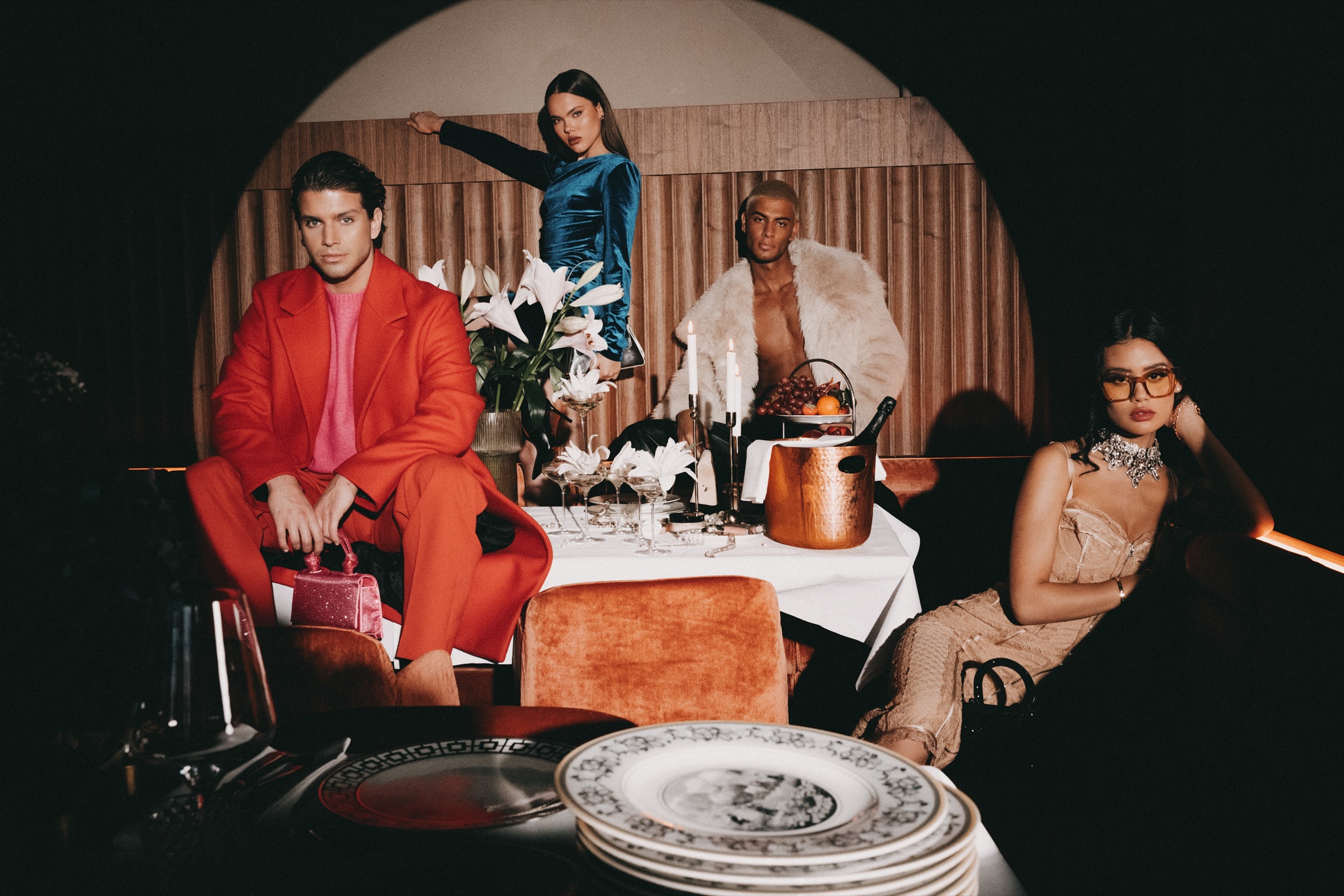 Papillon Berlin – Fine Dining & Nightlife Launch Gruppe am Dinnertisch