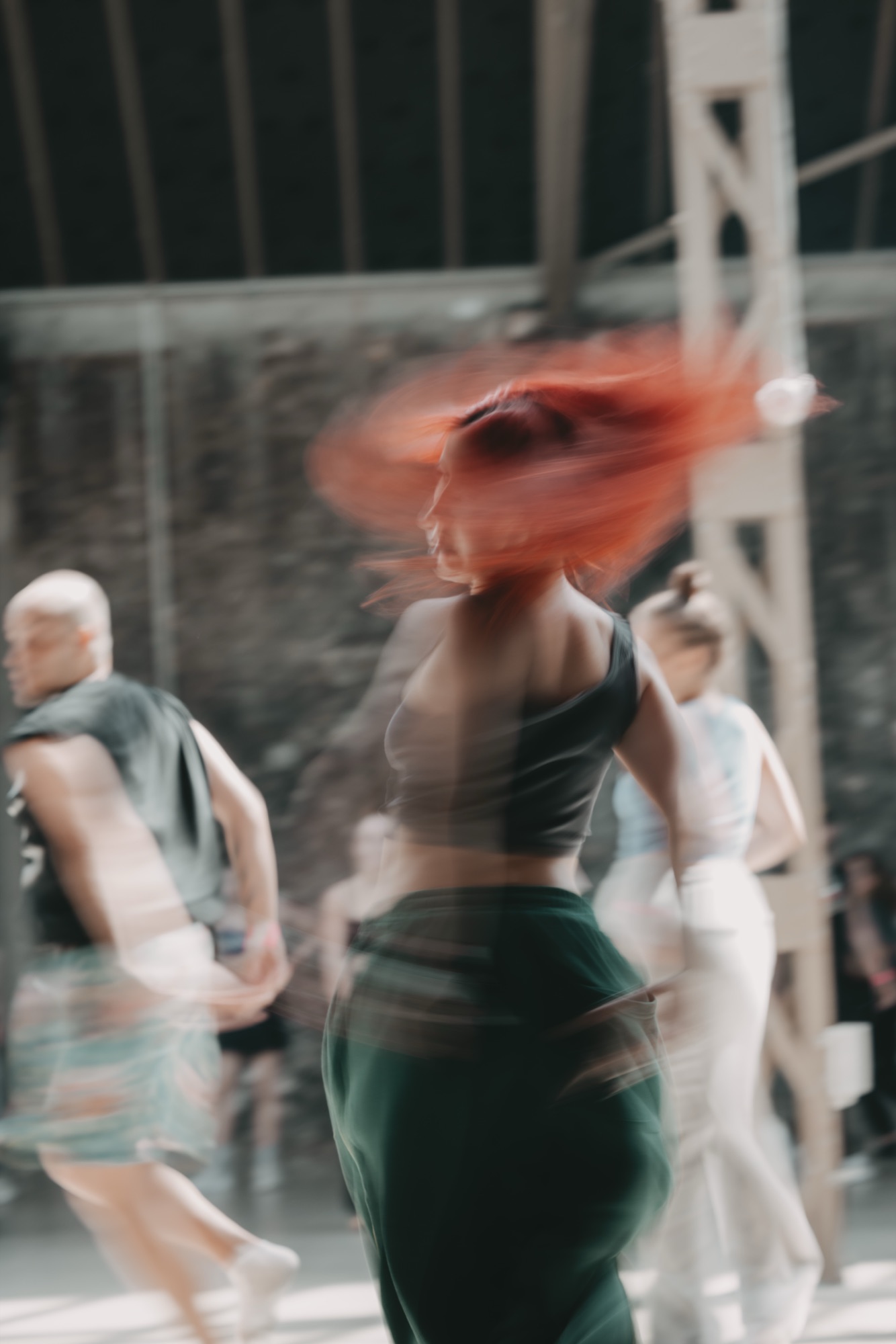 The Company – Ästhetische Pirouette und Drehung mit gezieltem Motion Blur