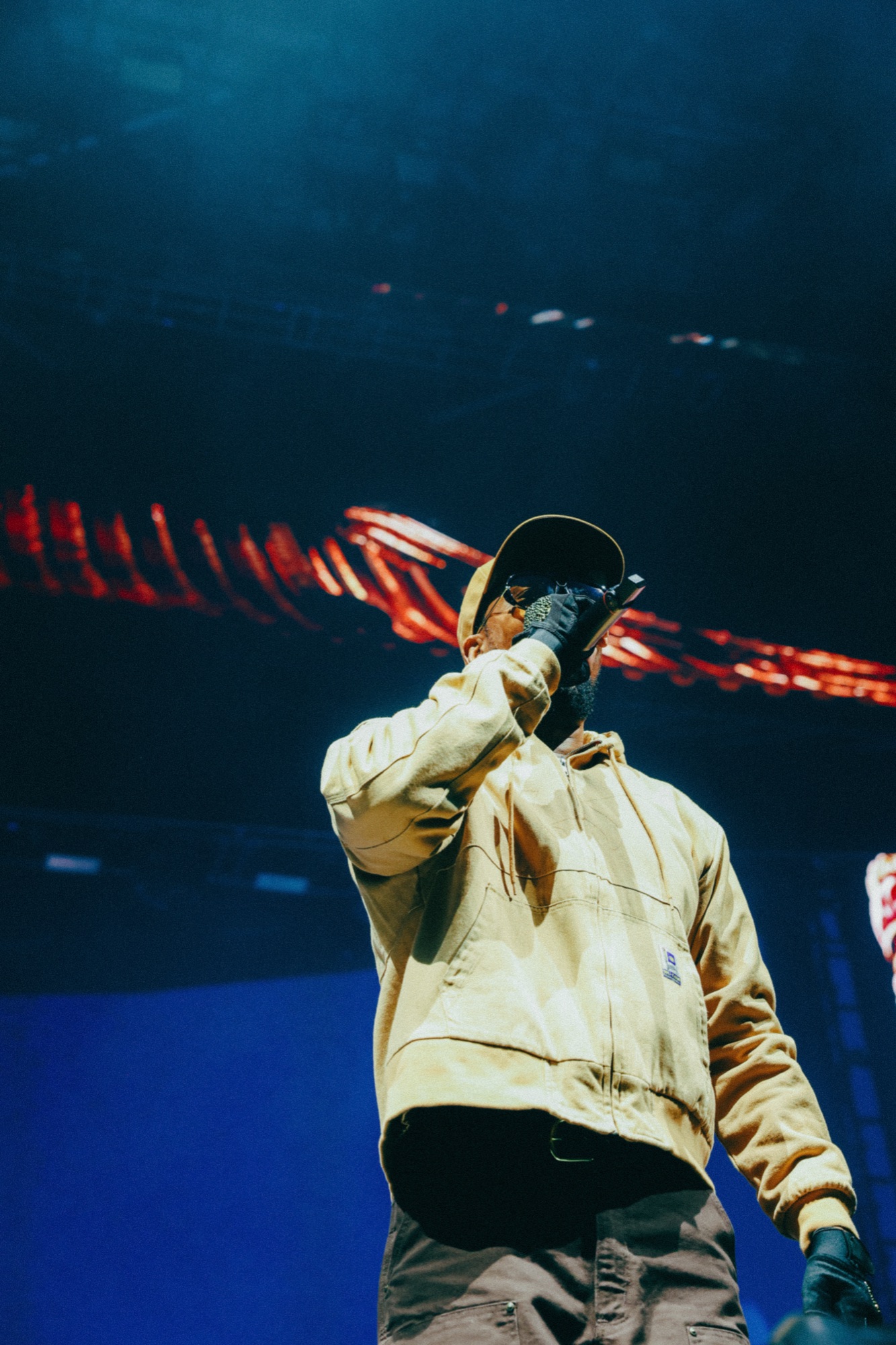 Wu-Tang Clan Live – RZA im gelben Carhartt-Hoodie am Mikrofon von Kürsat Gürbüz